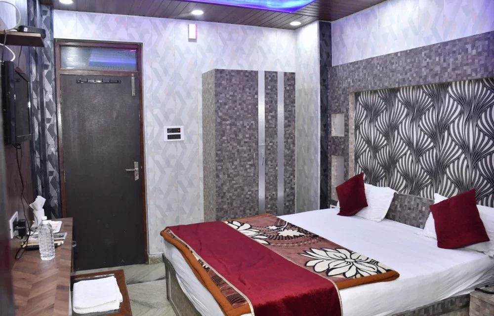 Semi Deluxe Room